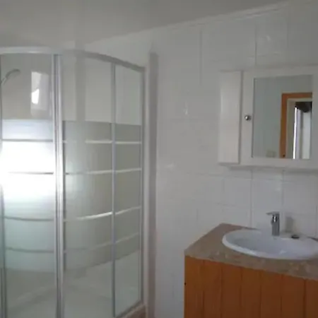 Ensuites Centre *