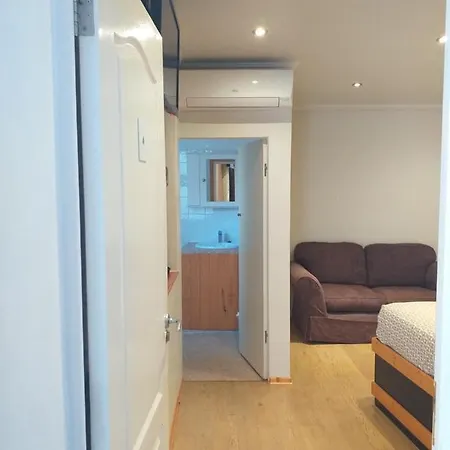 Guest house Ensuites Centre *