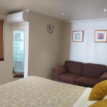 Ensuites Centre